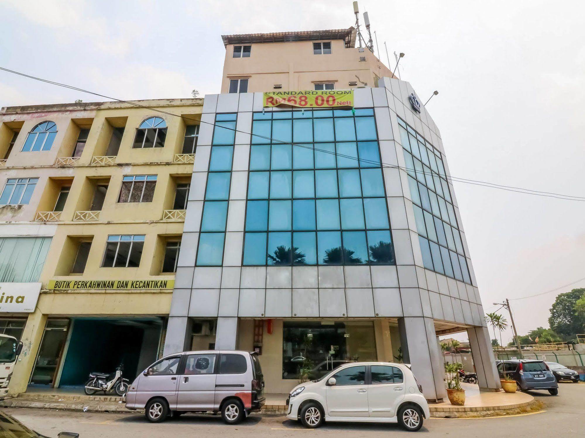 Oyo 447 Comfort Hotel Meru Klang Exterior photo