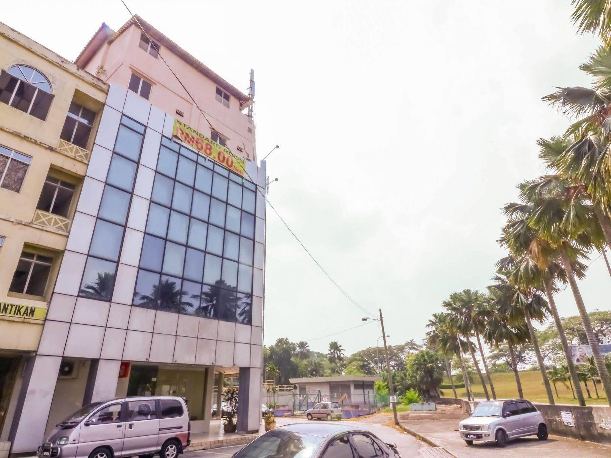 Oyo 447 Comfort Hotel Meru Klang Exterior photo