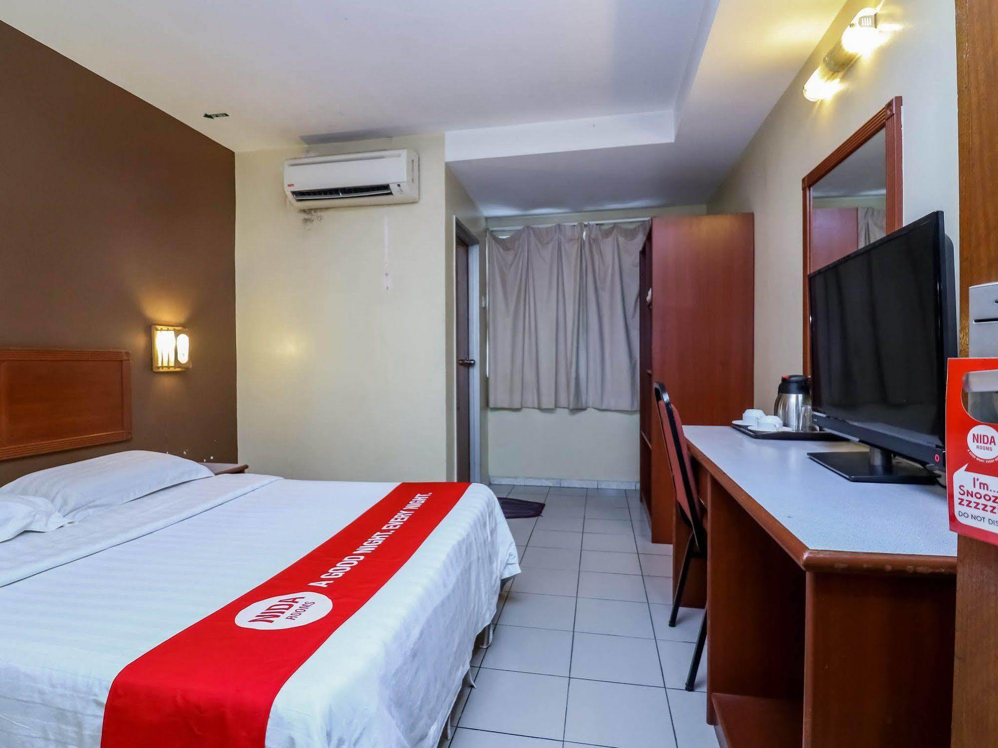 Oyo 447 Comfort Hotel Meru Klang Exterior photo