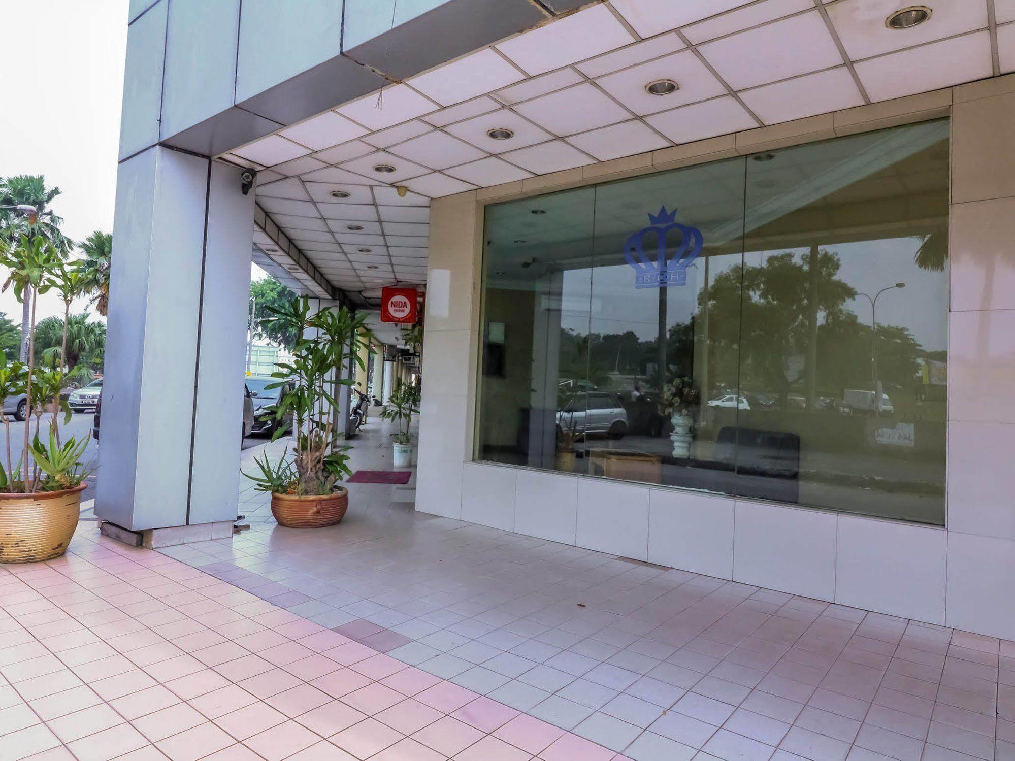 Oyo 447 Comfort Hotel Meru Klang Exterior photo